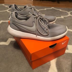 Gray Nike Roshe